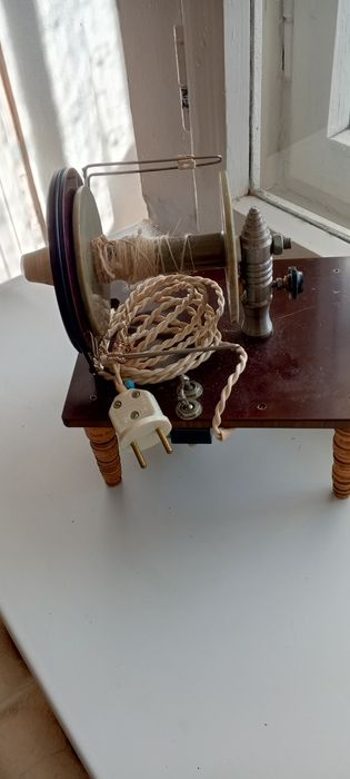 Синяя лампа,электропрялка.