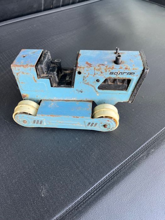 Ретро метална играчка трактор Булгар