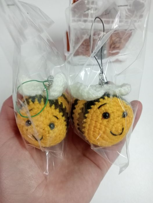 Вязаные игрушки -брелки, ручная работа