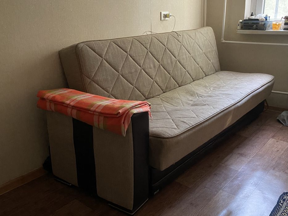 Отдам даром диван