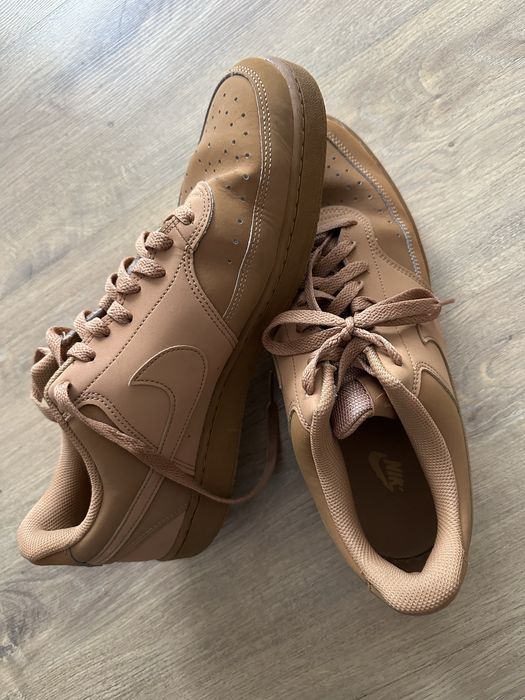 Бежови кецове Nike