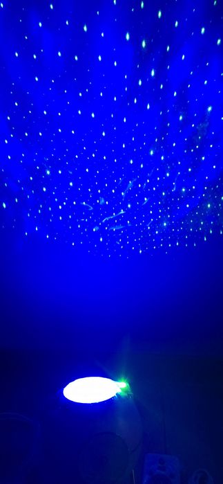 Proiector de stele cu sunete ambientale