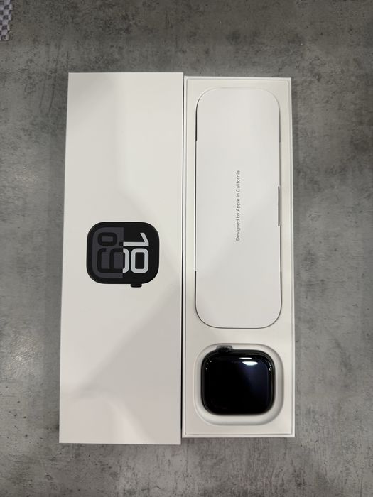 Продавам Apple Watch Series 10 (46 mm), цвят Jet Black + 2 години гаранция
