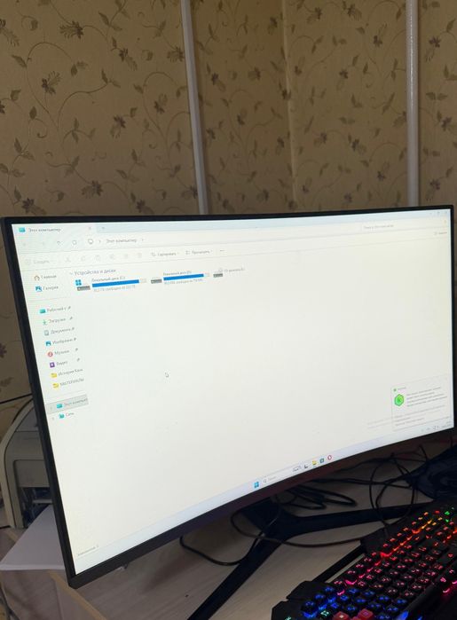 Монитор 32 дюйма Samsung