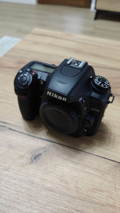 Aparat foto Nikon D7500