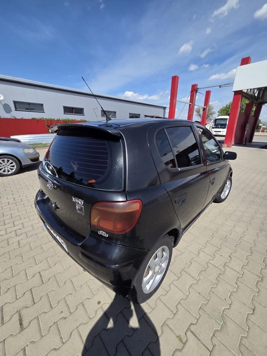 Toyota yaris 2004