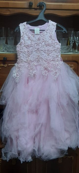 Продам платье на девочку