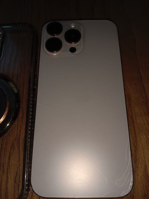 Айфон про Мах 16