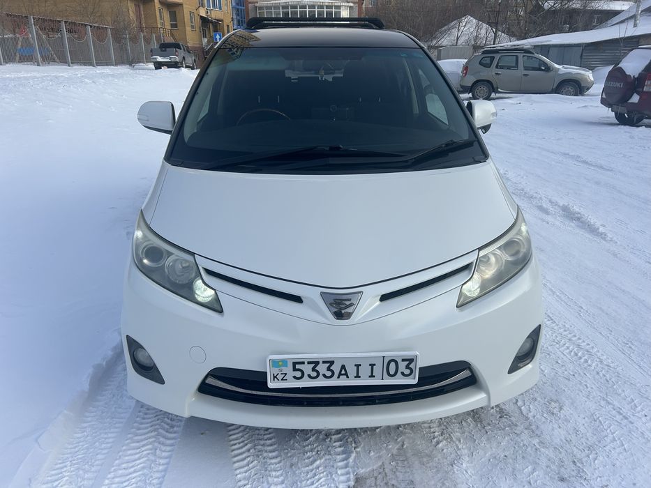 Продам Toyota Estima 2010 год