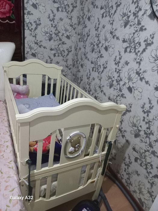 Bolalar kravatı deyatli yangi. Shkafi bilan sotiladi. Shahrisabz