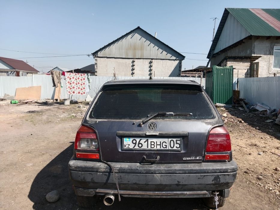 Машина сатылаты.Модель:Volkswagen Golf