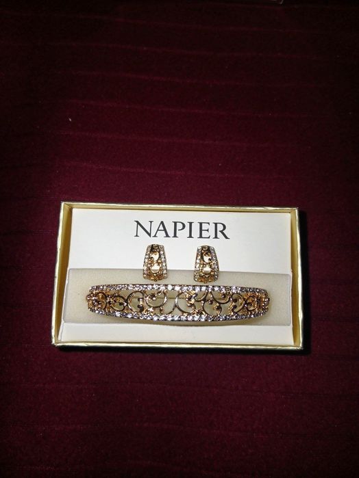 Из США, элегантный набор от бренда Napier