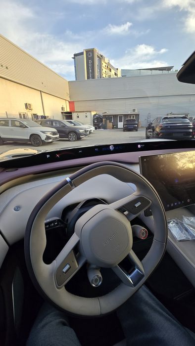 Mi SU 7 max. Zeekr 001 o'rniga. Dop polni karbon diska otamanka salon