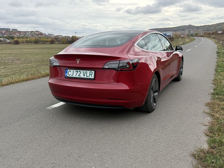 TESLA Model 3 2020 — imagine 4
