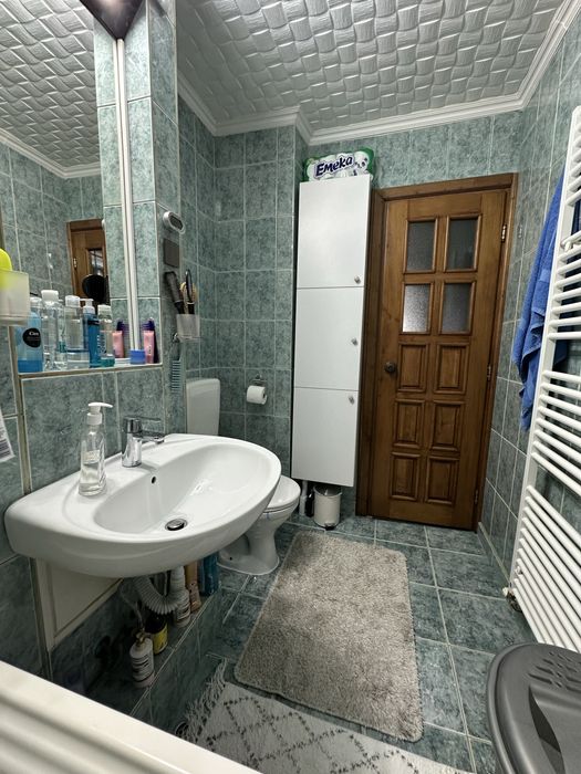 Vand apartament cu 2 camere, decomandat, la etajul 1, 52mp + 8 mp balcon