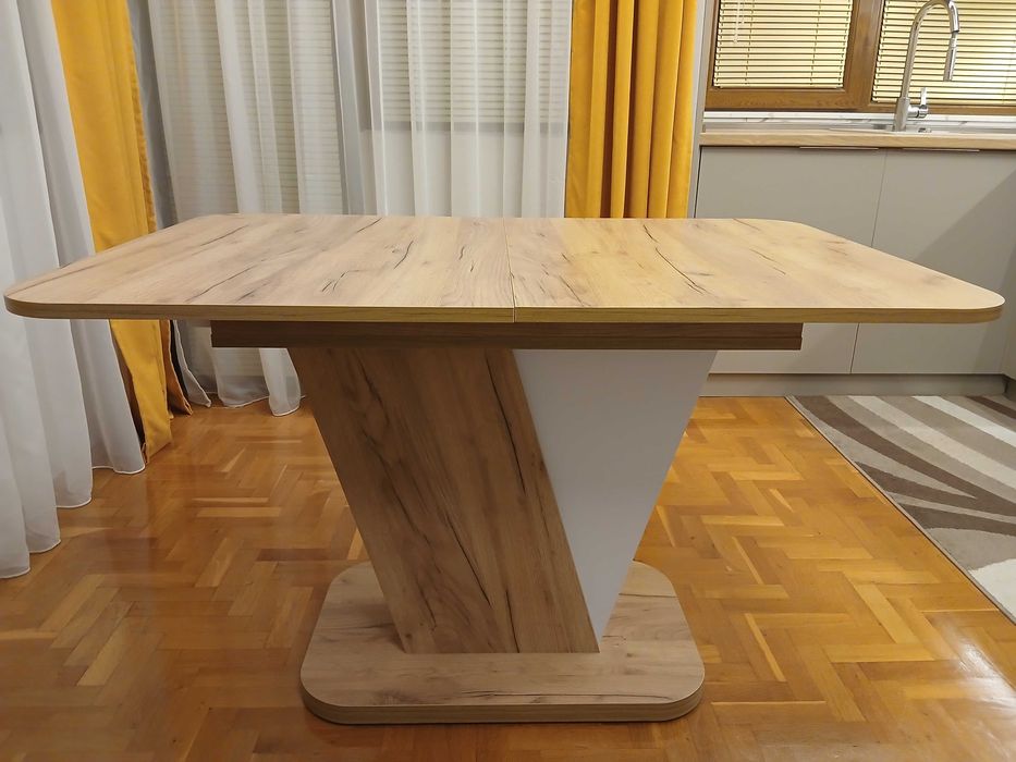 Трапезна маса дължина 160/120см. ширина 80см.