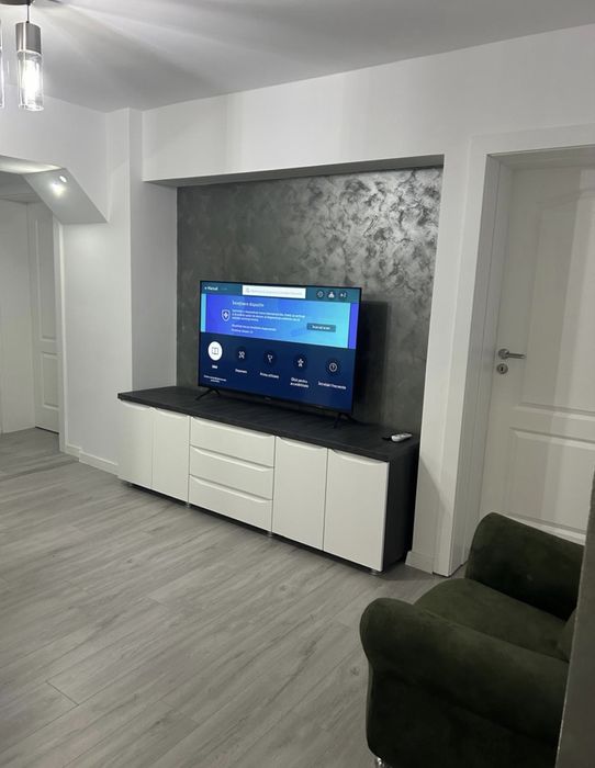 DE ÎNCHIRIAT – Apartament de lux, 4 camere, ultracentral, Pitesti
