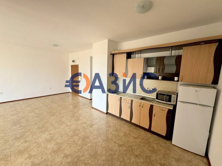 Продава се Двустаен апартамент в Свети Влас - 110 кв.м за 519 €/кв.м - Снимка #2