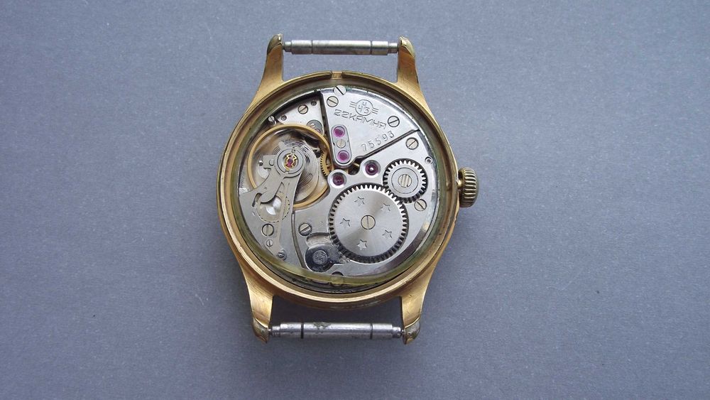 ЧАСОВНИК - "ВОЛНА" / 22камъка позлата - рядко срещан.