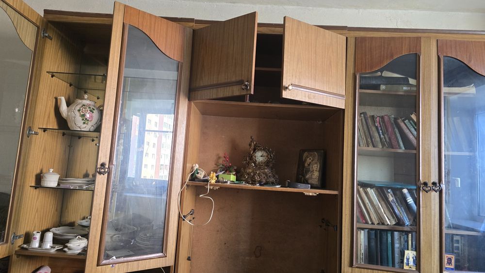 Отдам даром советскую мебель