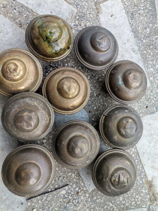 Лот 5 бр. масивни месингови корнизи от Царска България