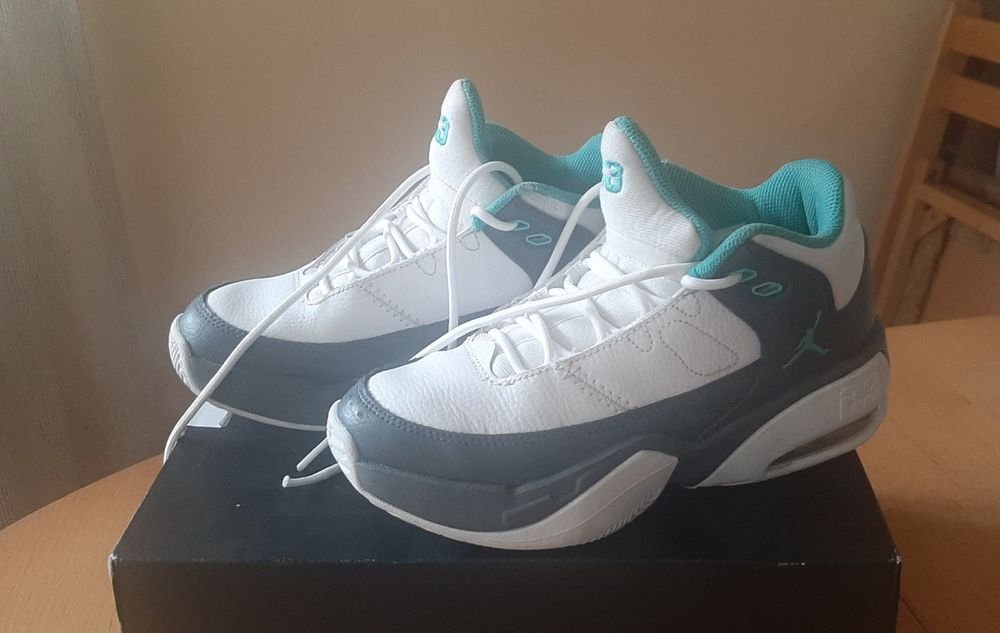 Jordan aura 23  супер запазени