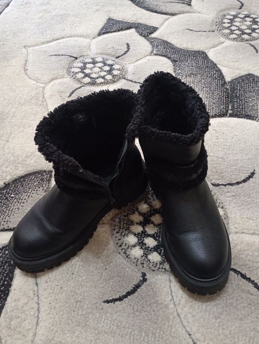 Cizme blănițe mărime 37 călduroase moderne