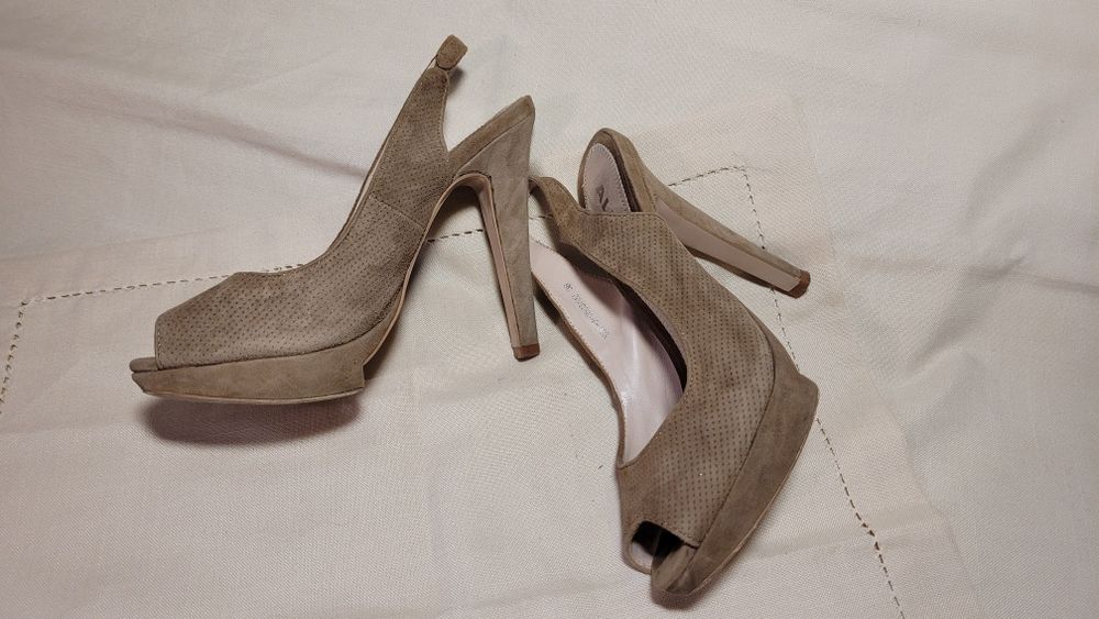 Туфельки на высоком каблуке