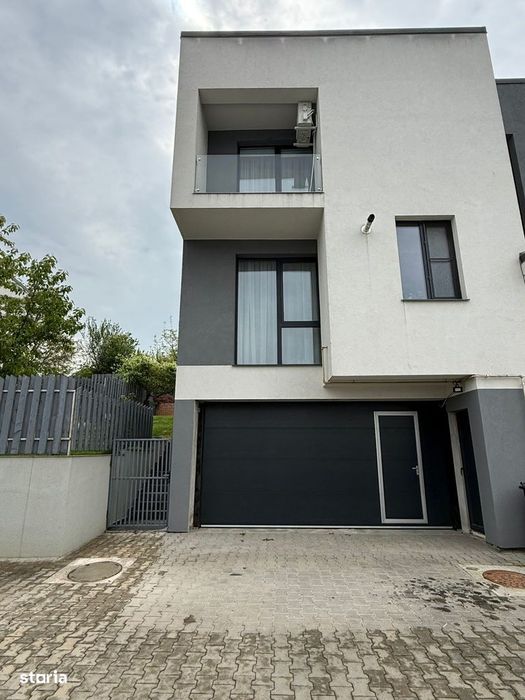 Duplex de vanzare de 120 mp , teren 300 mp zona Vivo