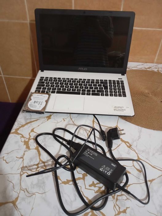 Leptop de vânzare  200 de lei