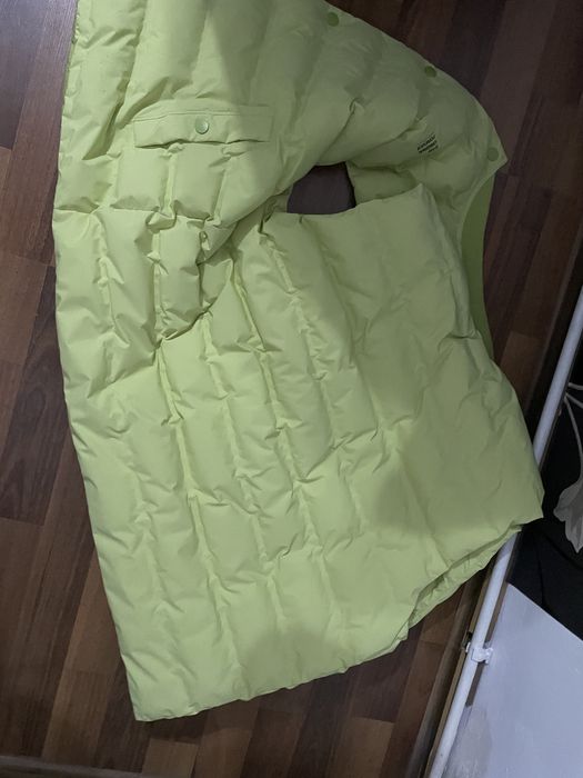 Vesta culoarea verde