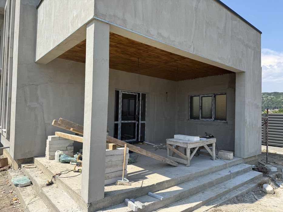 Casa Stefanesti P+1E si teren 500mp