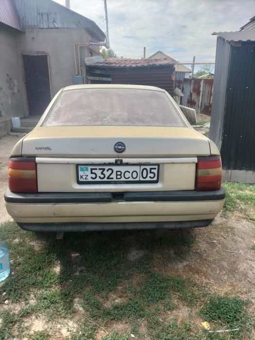 Продам машину опель на запчасти