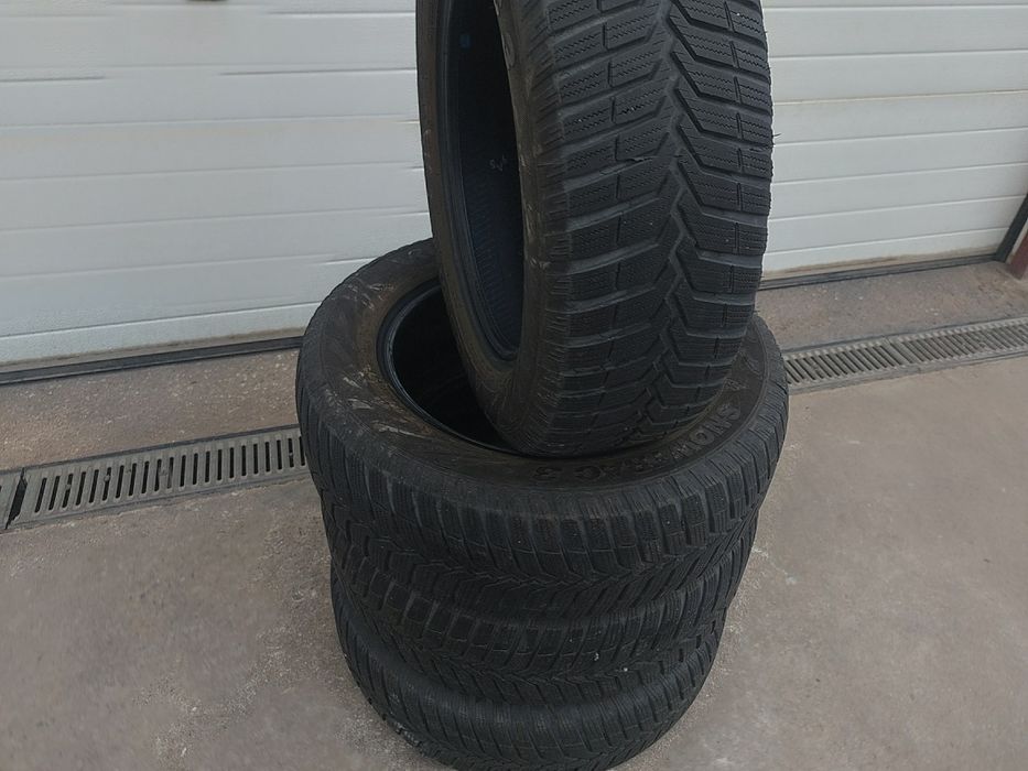 100 lei bucata! Set anvelope M+S/IARNA 185 65 15 Vredestein