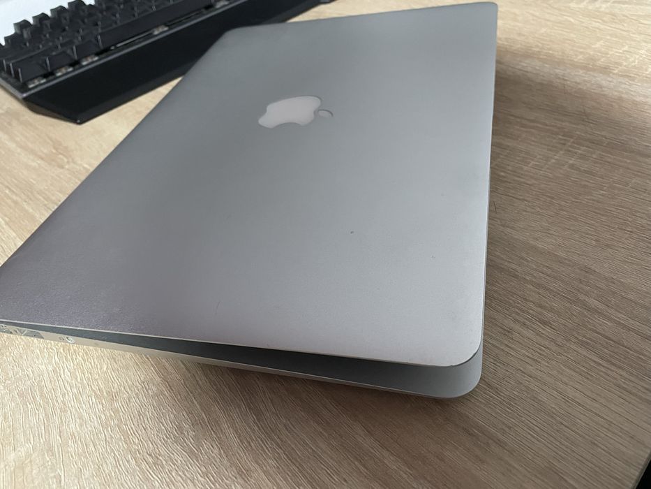 Vand macbook air late 2010