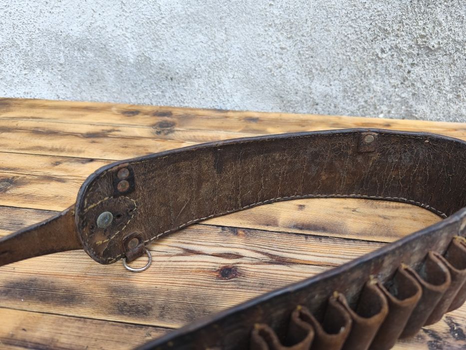 Стар кожен патрондаж