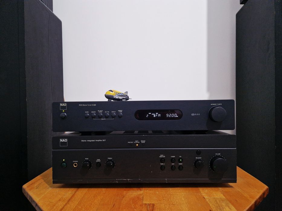 NAD 317 + NAD C425 Sunet Audiophile Putere si Calitate