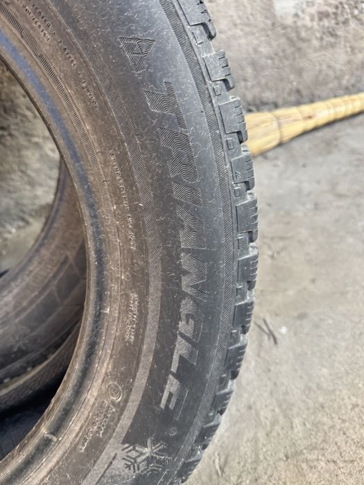 Продам шины зимние