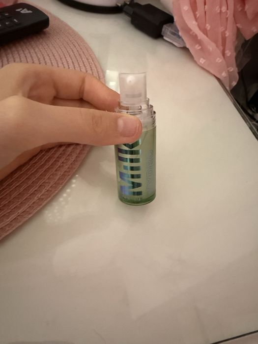 ОРИГИНАЛНА основа за грим на Milk