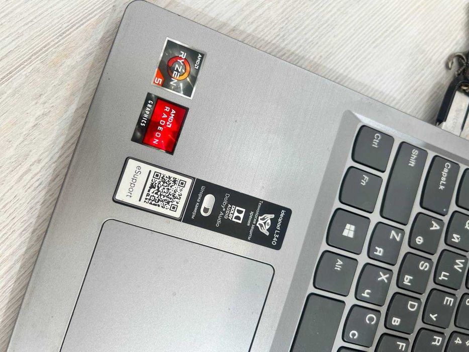 Lenovo Ryzen 5 3500U / 8GB DDR4 / 250 SSD / IPS FHD 15.6"