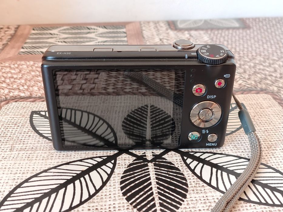 Aparat foto Casio ex h30