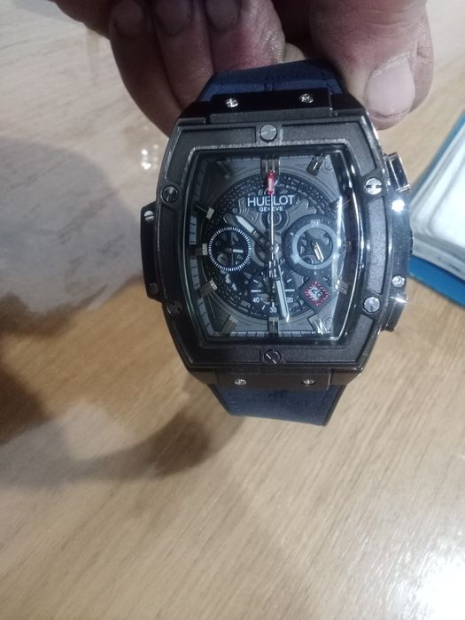 Мужская часы фирма HUBLOT