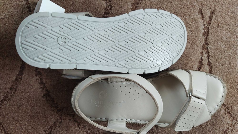 Дамски ортопедични сандали от естествена кожа - нови и носени веднъж