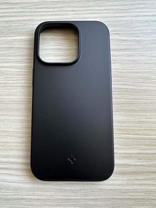 Vand Husa Spigen + Husa Gratis Iphone 14 PRO