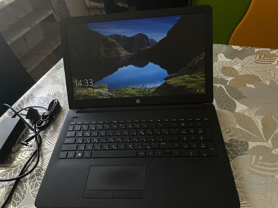 Ноутбук HP Celeron N3060 / 4 ГБ / HDD 500 ГБ