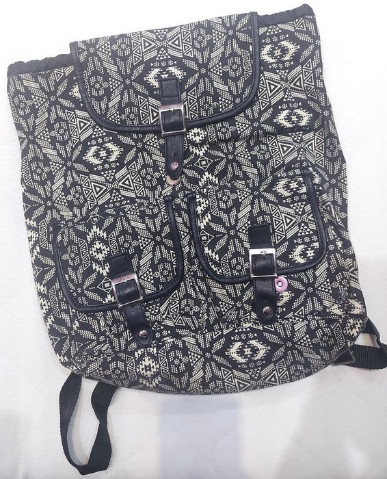 Дамски чанти и раници