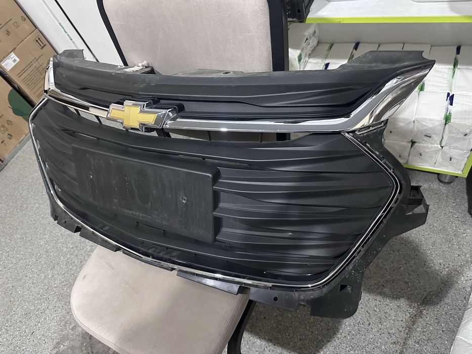 Решотка радиатора на шевроле Оникс