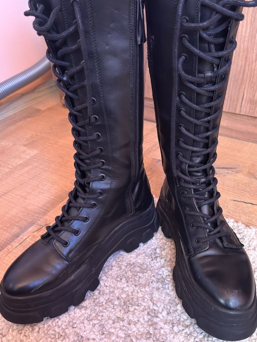 Зимни дамски ботуши Бершка