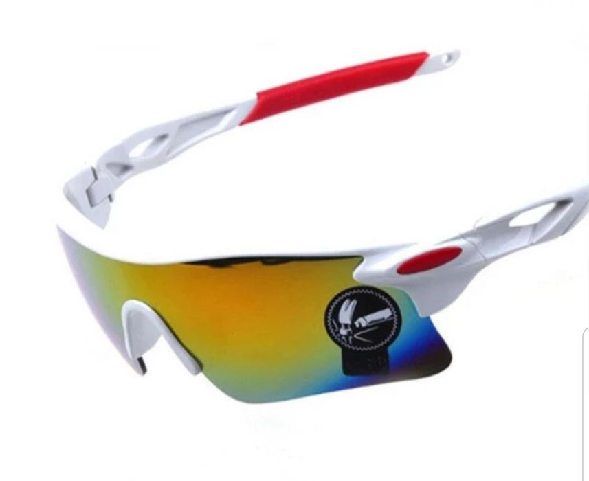 Очки солнцезащитные