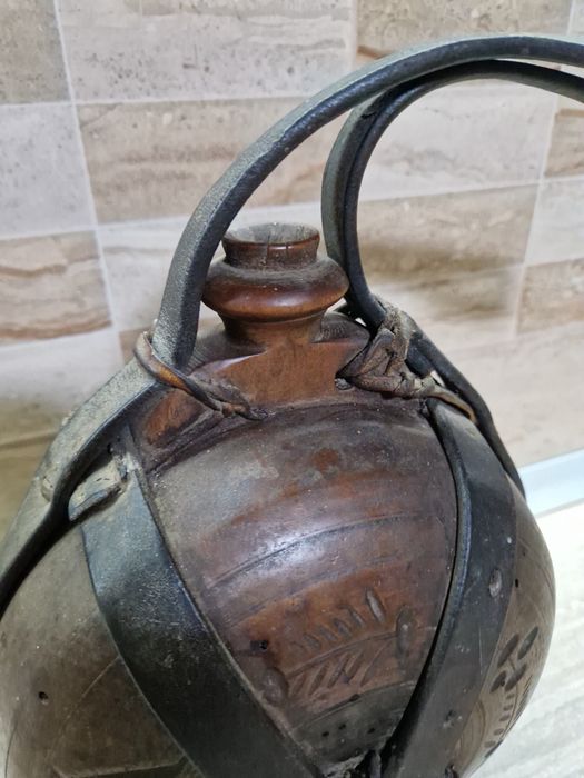 Plosca saseasca veche din lemn